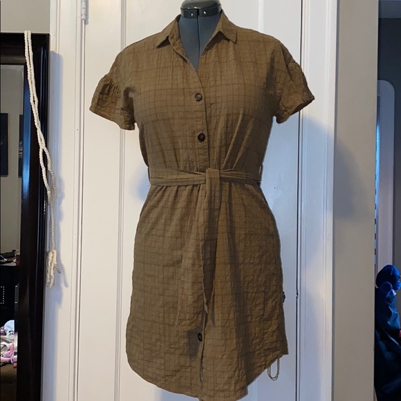 Lush Dresses & Skirts - 🤍 Lush Button-up Dress 🤍